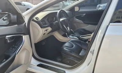 Volvo V40 2016, 114253 км, за 5655.59 USD - фото 9