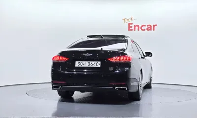 Hyundai Genesis 2016, 101579 км, за 10838.15 USD