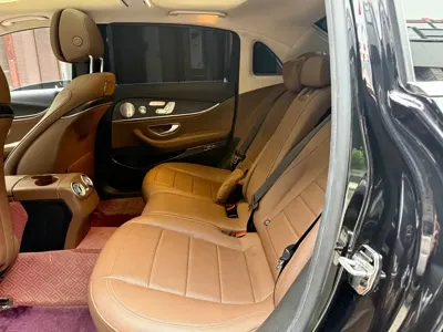 Mercedes-Benz E-Class 2020, 69000 км, за 33277.58 USD