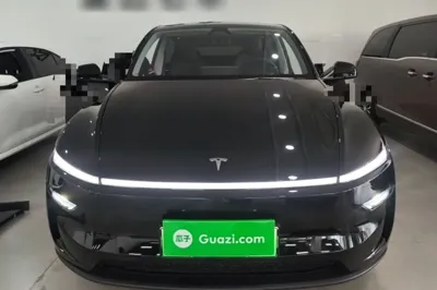 Tesla Model Y 2025, 29600 км, за 34768 USD
