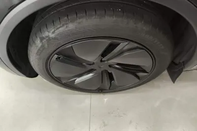 Tesla Model Y 2025, 29600 км, за 34768 USD - фото 10