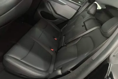 Tesla Model Y 2025, 29600 км, за 34768 USD - фото 20