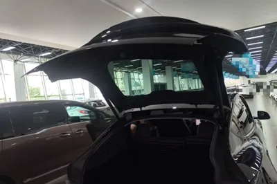 Tesla Model Y 2025, 29600 км, за 34768 USD - фото 22