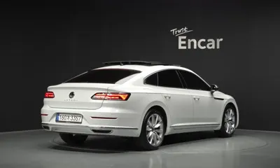 Volkswagen Arteon 2023, 30642 км, за 21433.24 USD