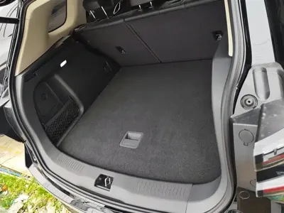 Hongqi Hongqi HS3 PHEV 2024, 23000 км, за 14611.25 USD