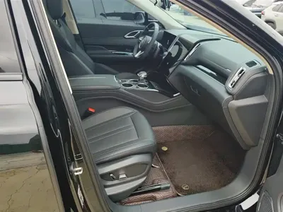 Hongqi Hongqi HS3 PHEV 2024, 23000 км, за 14631.11 USD - фото 8