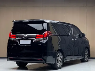 Toyota Alphard 2017, 180000 км, за 43908.08 USD