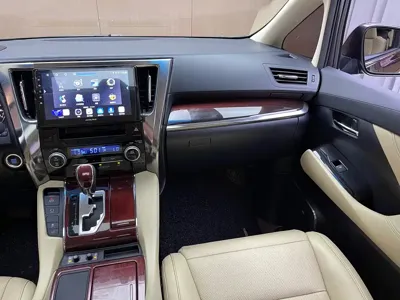 Toyota Alphard 2017, 180000 км, за 43908.08 USD