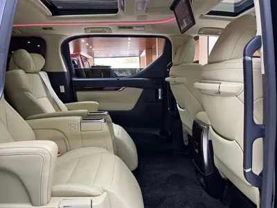 Toyota Alphard 2017, 180000 км, за 43908.08 USD - фото 8