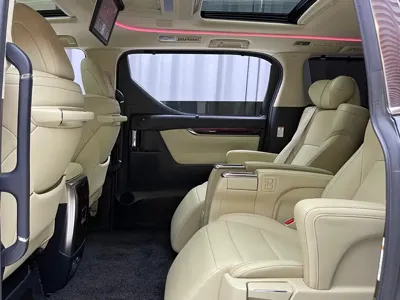 Toyota Alphard 2017, 180000 км, за 43908.08 USD - фото 10