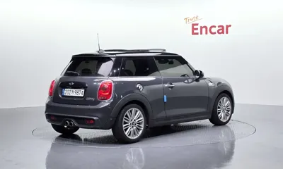 MINI Cooper 2016, 50339 км, за 9056.06 USD