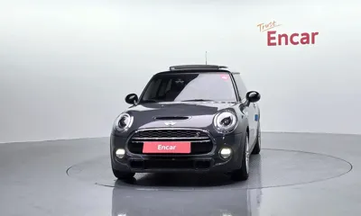 MINI Cooper 2016, 50339 км, за 9056.06 USD