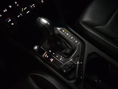 Volkswagen Tiguan 2020, 195819 км, за 12143.89 USD - фото 9