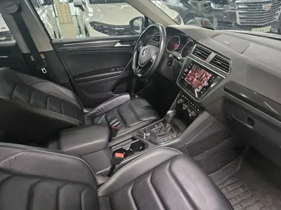 Volkswagen Tiguan 2020, 195819 км, за 12143.89 USD - фото 11