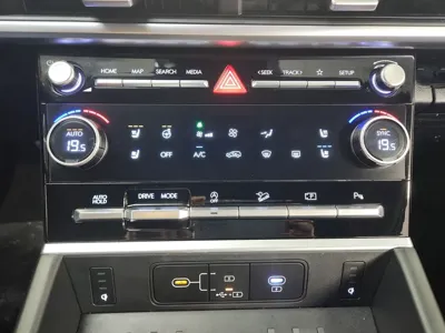 Hyundai Santafe 2025, 10069 км, за 22581.07 USD - фото 10