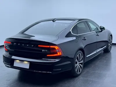 Volvo S90 2024, 20000 км, за 30281.78 USD
