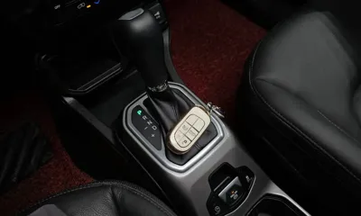 Jeep Renegade 2022, 49024 км, за 12964.18 USD - фото 9