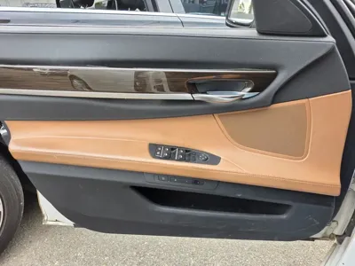 BMW 7-Series 2014, 182363 км, за 6310.18 USD