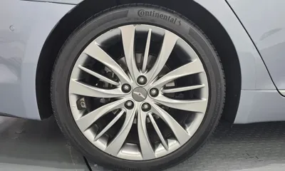 Hyundai Genesis 2015, 74613 км, за 8782.21 USD