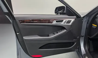 Hyundai Genesis 2015, 74613 км, за 8782.21 USD - фото 24