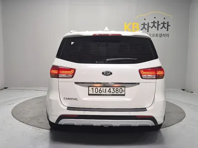 Kia Canival 2018, 130763 км, за 8131.68 USD