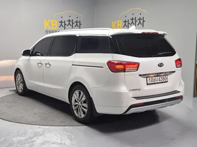 Kia Canival 2018, 130763 км, за 8125.85 USD - фото 6