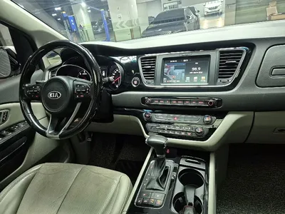 Kia Canival 2018, 130763 км, за 8125.85 USD - фото 10