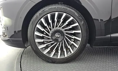Hyundai Grandeur 2023, 39656 км, за 27660.26 USD