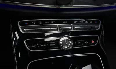 Mercedes-Benz E-Class 2017, 58374 км, за 15960.92 USD - фото 18