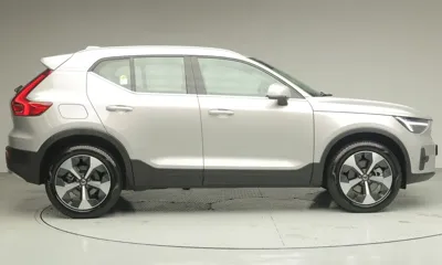 Volvo XC40 2025, 338 км, за 28410.96 USD
