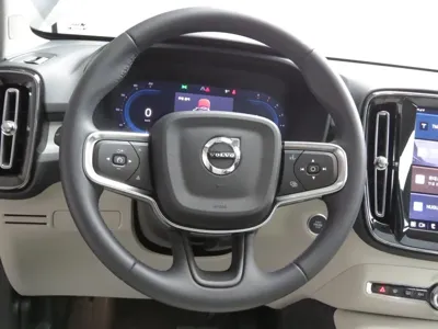 Volvo XC40 2025, 338 км, за 28226.34 USD - фото 13