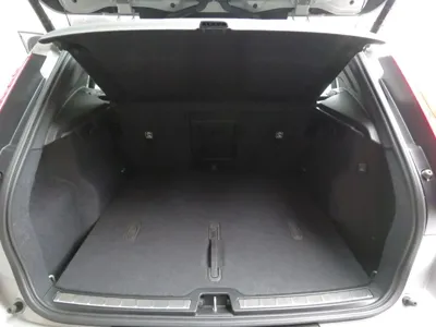 Volvo XC40 2025, 338 км, за 28226.34 USD - фото 19