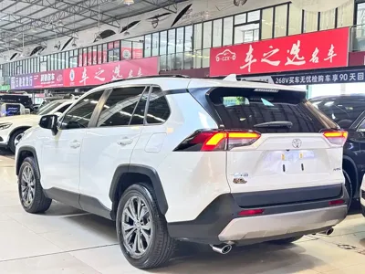 Toyota RAV4 2023, 50000 км, за 16030.87 USD