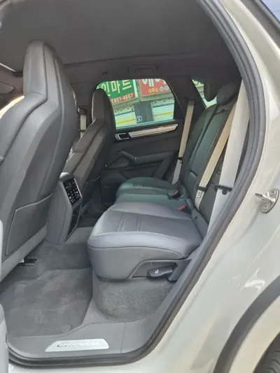 Porsche Cayenne 2023, 33222 км, за 85613.96 USD - фото 7