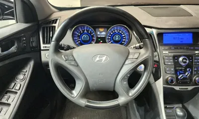 Hyundai Sonata 2010, 73832 км, за 3277.72 USD - фото 13