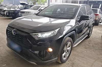 Toyota RAV4 · 2020 год