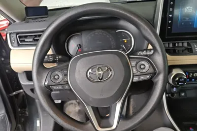 Toyota RAV4 2020, 82000 км, за 15004 USD - фото 13