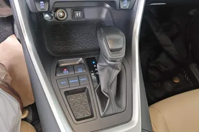 Toyota RAV4 2020, 82000 км, за 15004 USD - фото 16