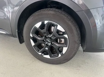 Kia Sorento 2024, 37300 км, за 11467.2 USD