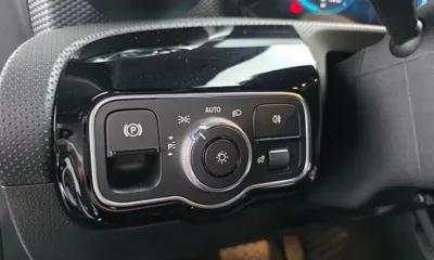 Mercedes-Benz A-Class 2021, 61750 км, за 14172.25 USD - фото 13
