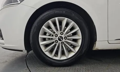 Kia K7 2018, 168031 км, за 5079.11 USD