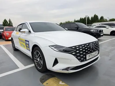 Hyundai Grandeur 2023, 304700 км, за 7481.14 USD