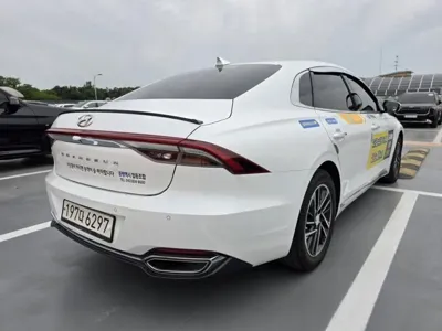 Hyundai Grandeur 2023, 304700 км, за 7481.14 USD