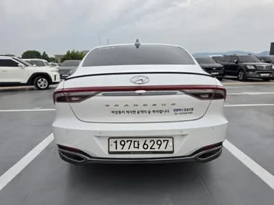 Hyundai Grandeur 2023, 304700 км, за 7481.14 USD
