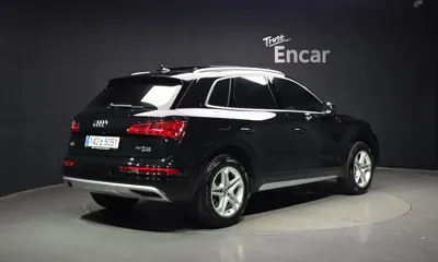 Audi Q5 2020, 74105 км, за 16749.86 USD