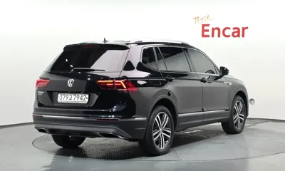 Volkswagen Tiguan 2020, 116201 км, за 14756.54 USD