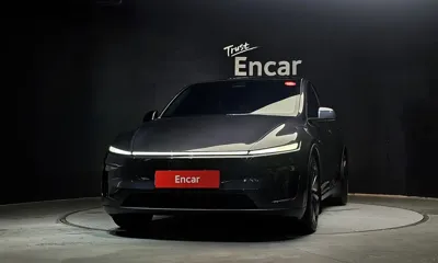 Tesla Model Y 2025, 8887 км, за 52514.11 USD