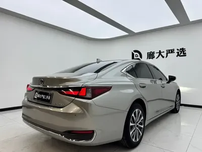 Lexus ES 2022, 40000 км, за 23689.95 USD - фото 6