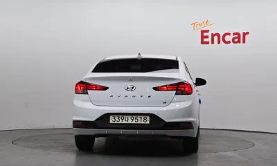Hyundai Avante 2020, 79981 км, за 8126.86 USD