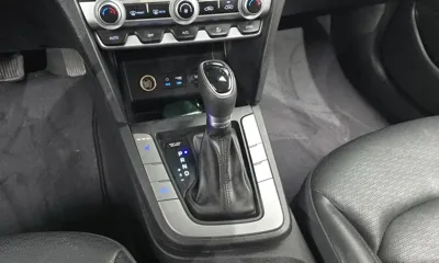 Hyundai Avante 2020, 79981 км, за 8126.86 USD - фото 9
